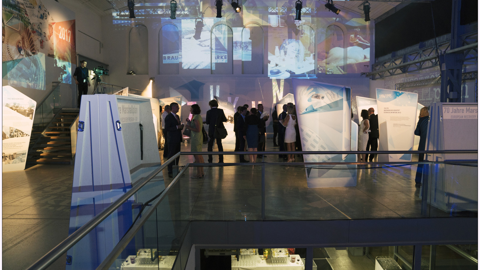 „70 Jahre Marshallplan“ am 21.6.2017: Projektionen in der Ausstellung. Foto: Lukas Beck