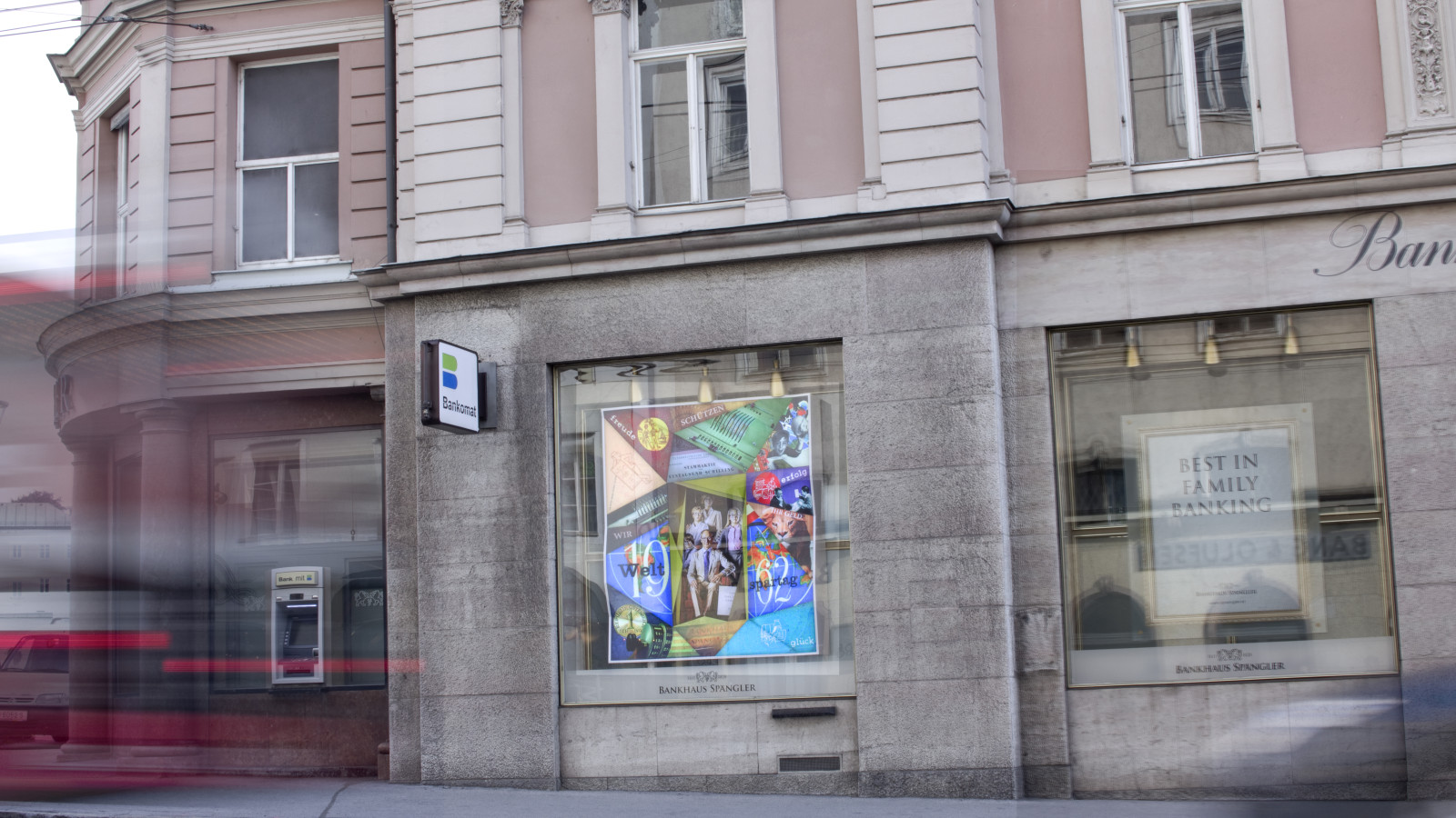 Bankhaus Spängler Schaufenstercollage, Foto: Virgil Widrich