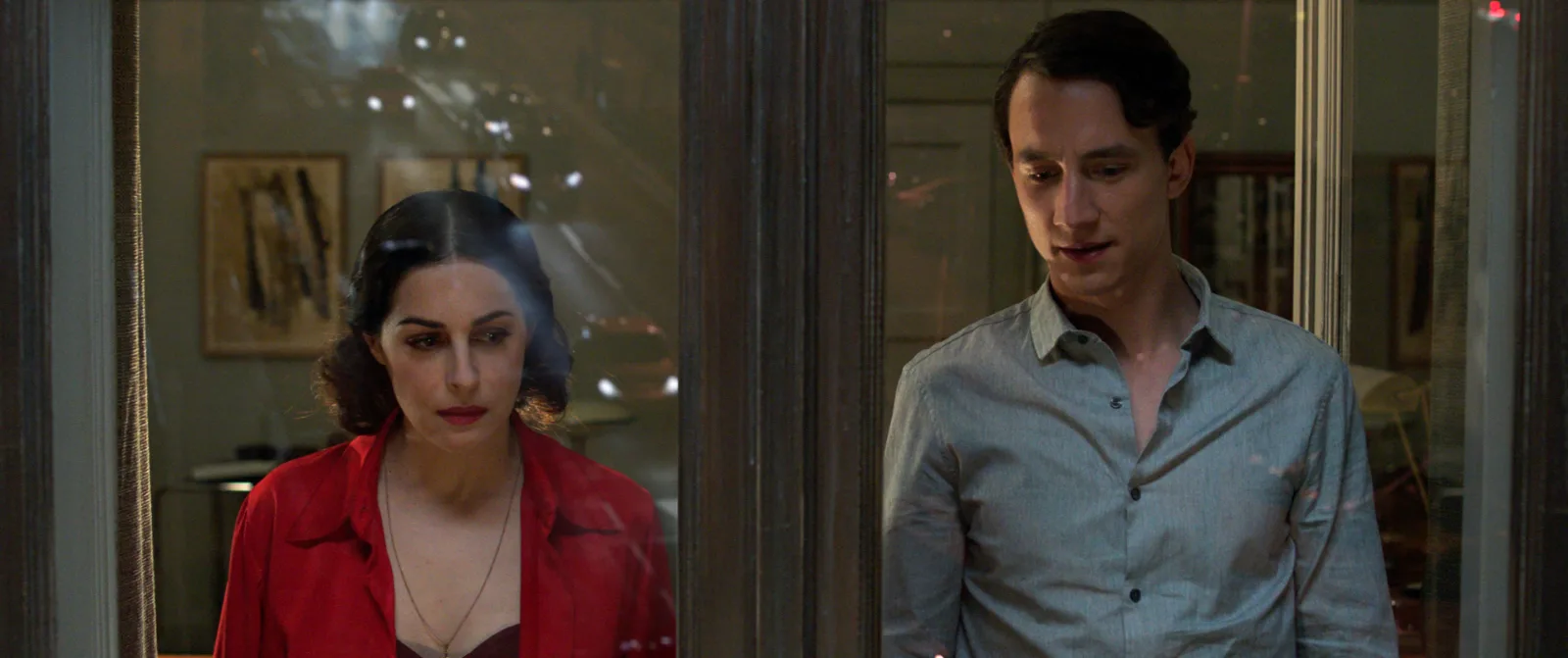 Einzelbild aus „Die Nacht der 1000 Stunden“, Amira Casar, Laurence Rupp. Kamera: Christian Berger