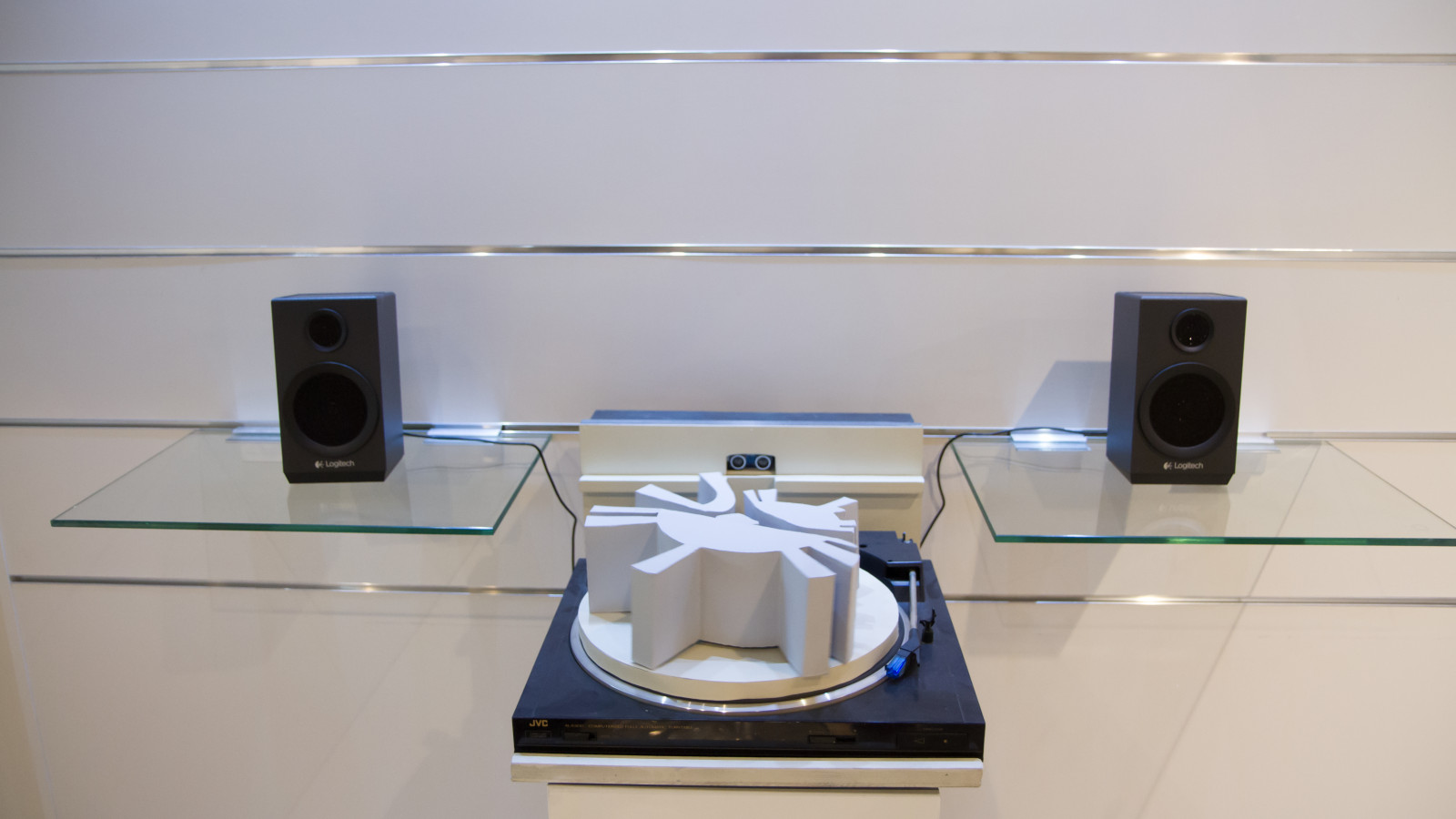 „[dis]placement – Information through Sound“, Maria Panina: „Record“, 2016. Foto: Nemanja Popadic