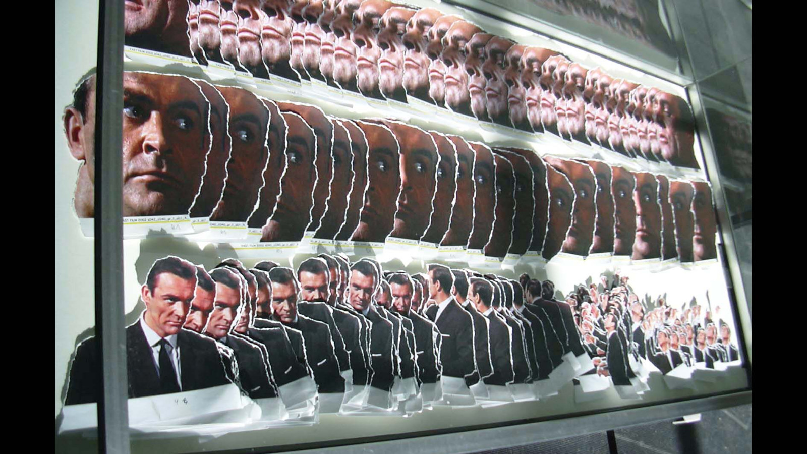 Ausstellung von Faltobjekten aus „Fast Film“ beim Filmfestival in Annecy, 2004