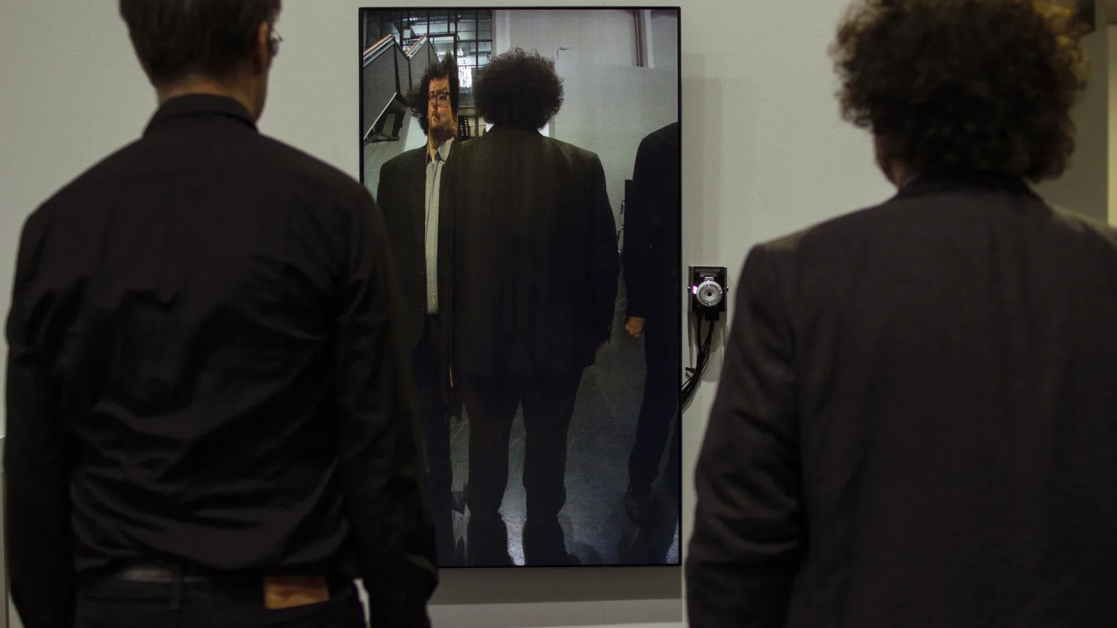 “tx-mirror”, real-time installation by Martin Reinhart and Virgil Widrich, ZKM-Karlsruhe, 2018. photo: Virgil Widrich