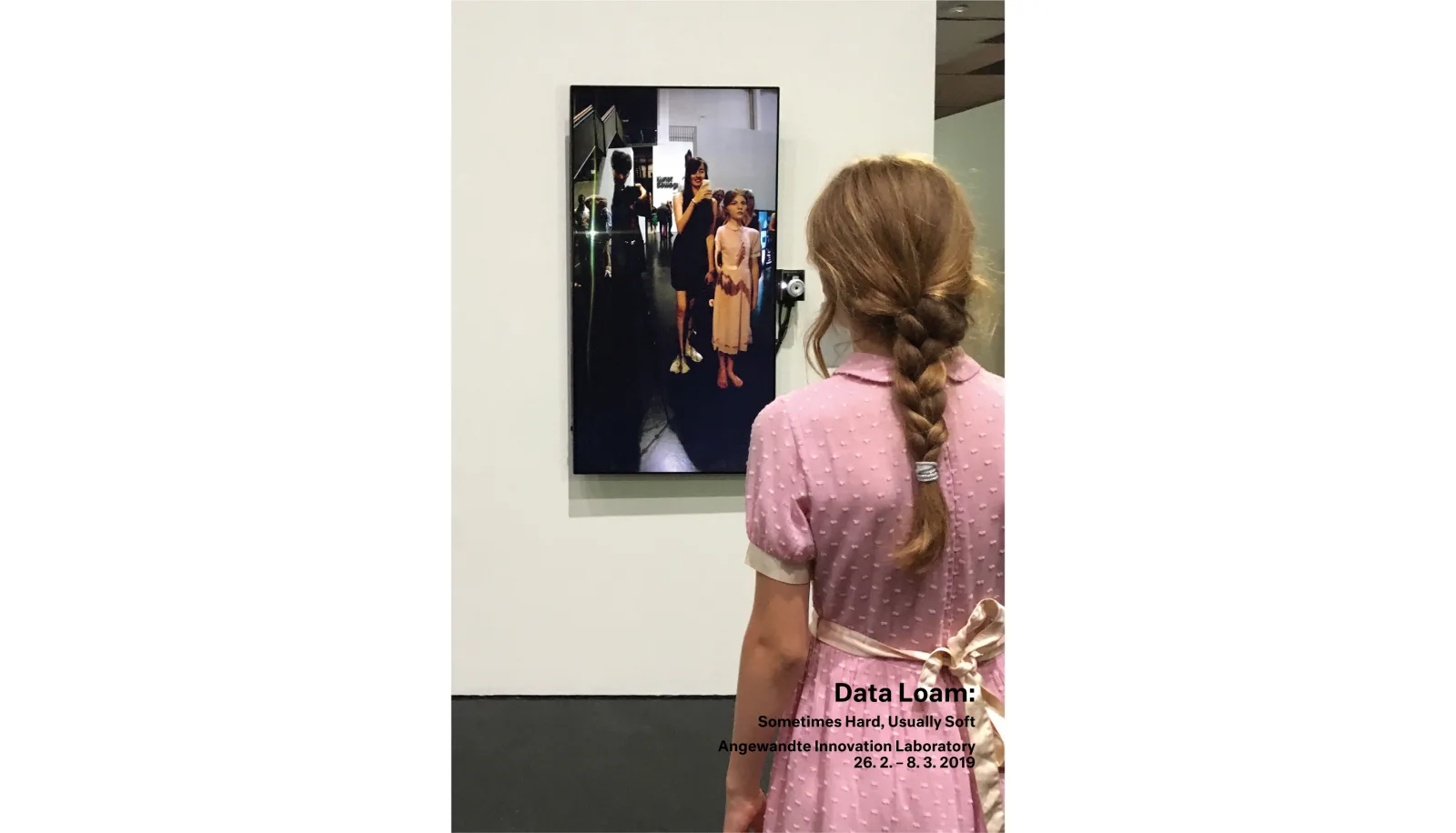 “tx-mirror” in the exhibition “Data Loam” at the AIL - Angewandte Innovation Laboratory, February 2019
