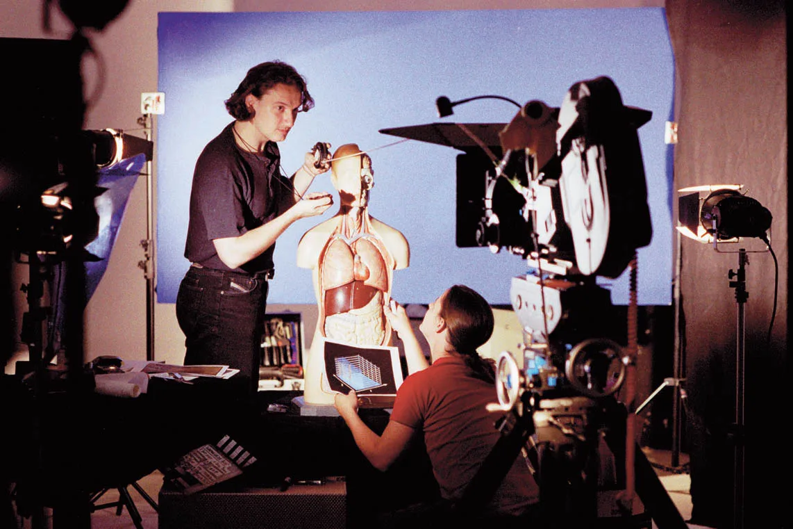 The shooting of a “tx-transform” demonstration, Erwin Meisel and Sigrid Markl at Synchrofilm Wien, 1998
