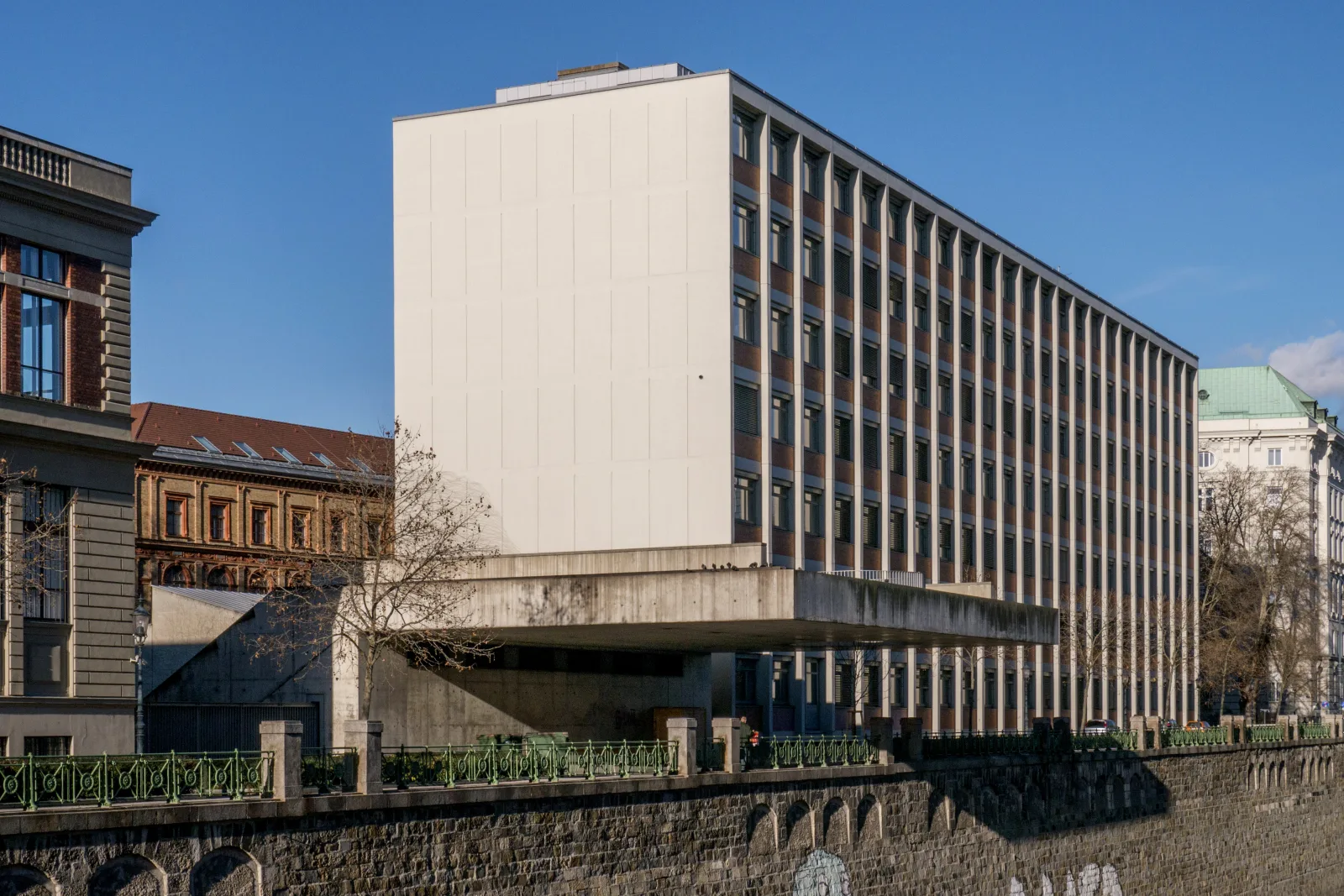 University of Applied Arts Vienna, Wiental site. Photo: Thomas Ledl, CC BY-SA 4.0